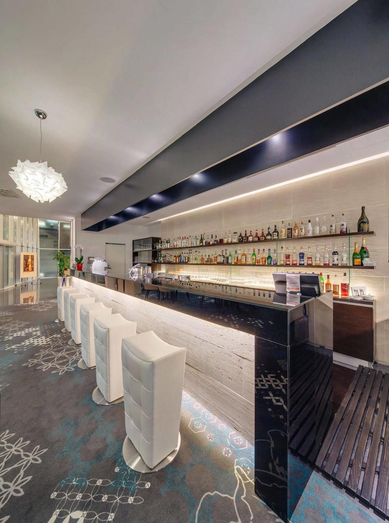 奥西耶克酒店 外观 照片